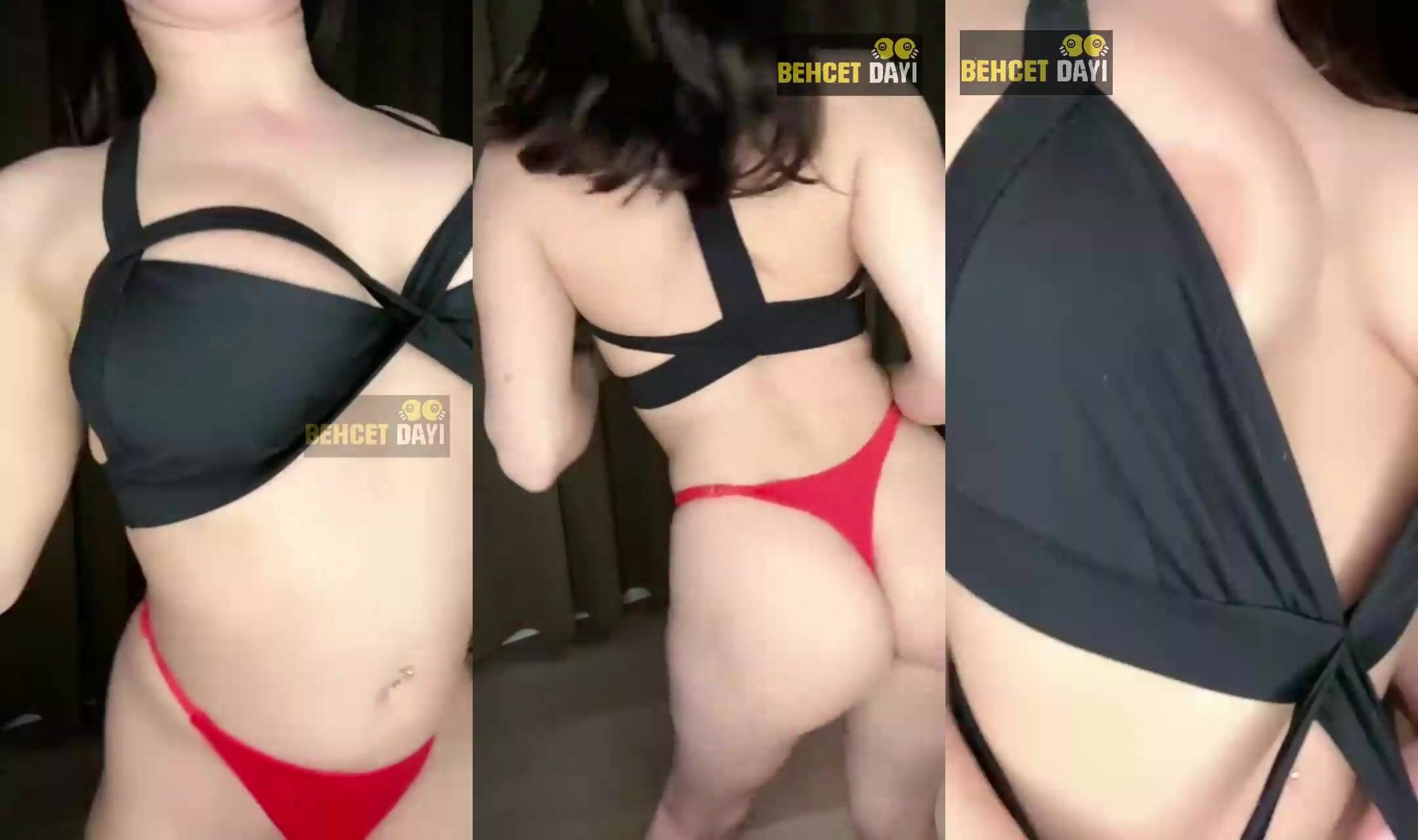 Serpil Cansız kırmızı tangasıyla poposunu sallıyor