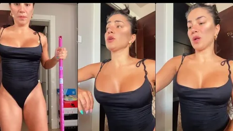 serpil cansız evde mopla azgın pozlar veriyor