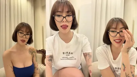 Şeydanur Tunç gözlüklü haliyle webcamde baştan çıkarıyor