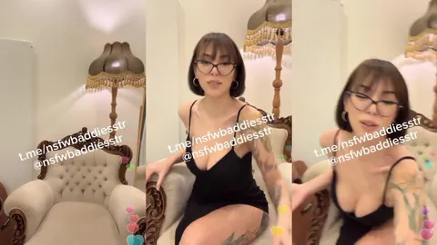 Şeydanur Tunç dövmeli vücudunu sergiliyor