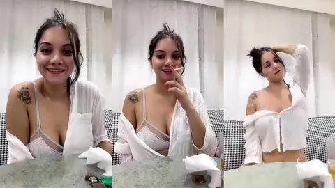 tango bloom sigara içip içki yudumlayarak memelerini açıyor