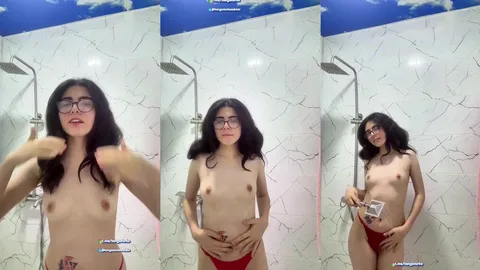 ayça çağan duşta göğüslerini sıkıp tangasını açtı