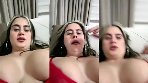 ayşe elbi canlıda memelerini açıp okşuyor