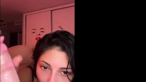 Suesalvia dildoya handjob