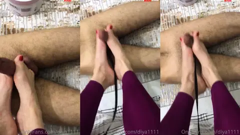Kırmızı ojeli ayak parmaklarım
