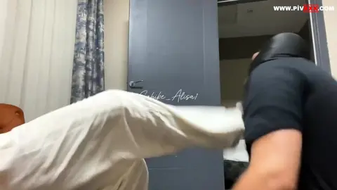 Sadist bir sahibe olduğum söylenir