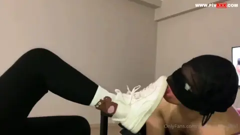 If you don't be a good doormat I clean my shoes on your disgusting face