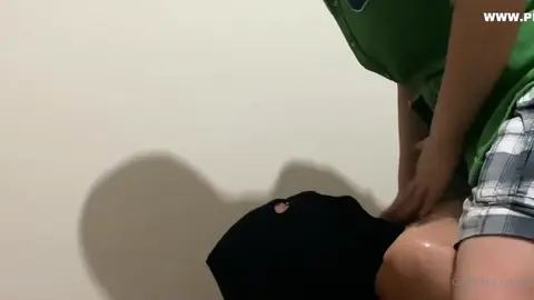 Seni streç filme sarıp, hareketsiz bıraktıktan sonra tükürüğümü yediriyorum