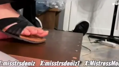 Terlikle penis eziyorum