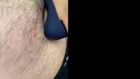 Saatlerce o göbek deliğini topuğumla delik deşik ederim çıkan kanla da vücuduna ismimi yazarım