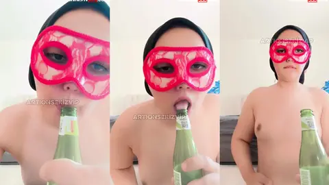 Türbanlı Kadın Soda Şişesine Sakso Çekiyor