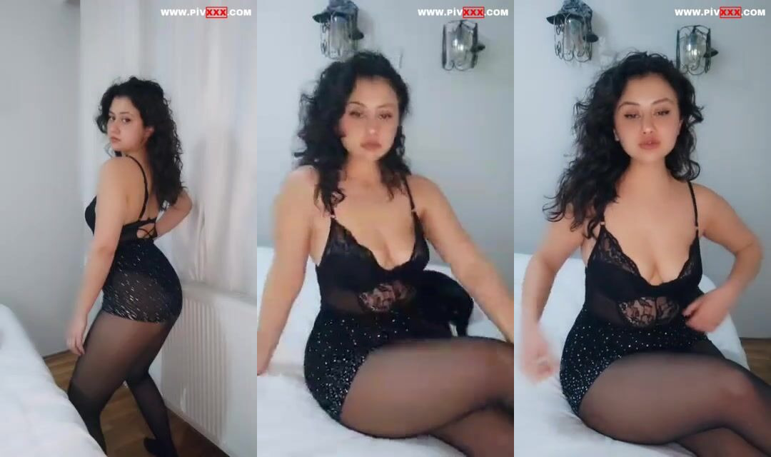Tango Bigass Ifşa Odasında Gecelikli Canlı Yayın Yaptı