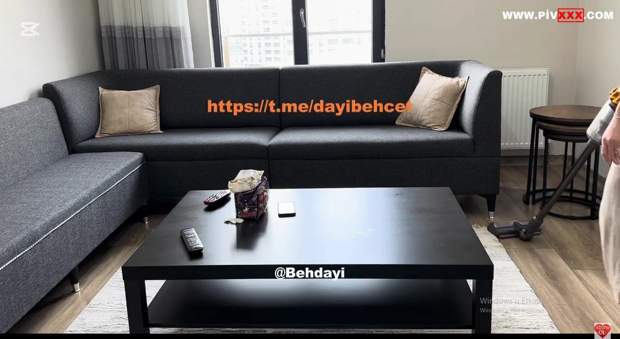 Fatma'nın Evde Yalnız Temizliği Kalça Şovu Oldu