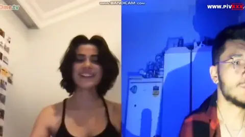 Yavaş Yavaş Soyunmaya Başladı – Omegle Şok Anları